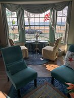 Harborview Inn