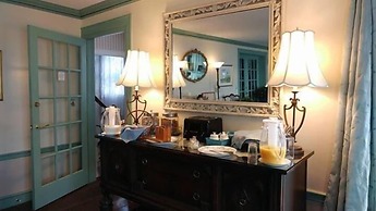 Harborview Inn