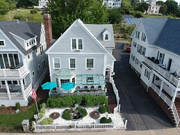 Harborview Inn
