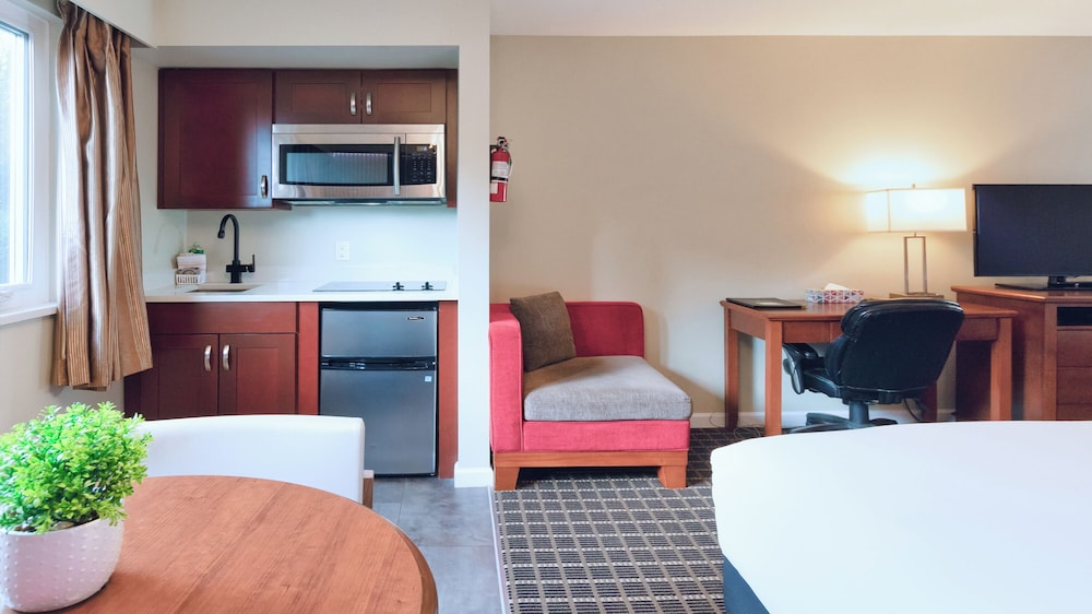 Gibsons Garden Hotel