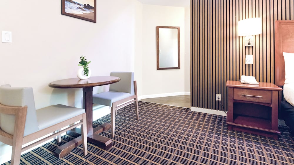 Gibsons Garden Hotel