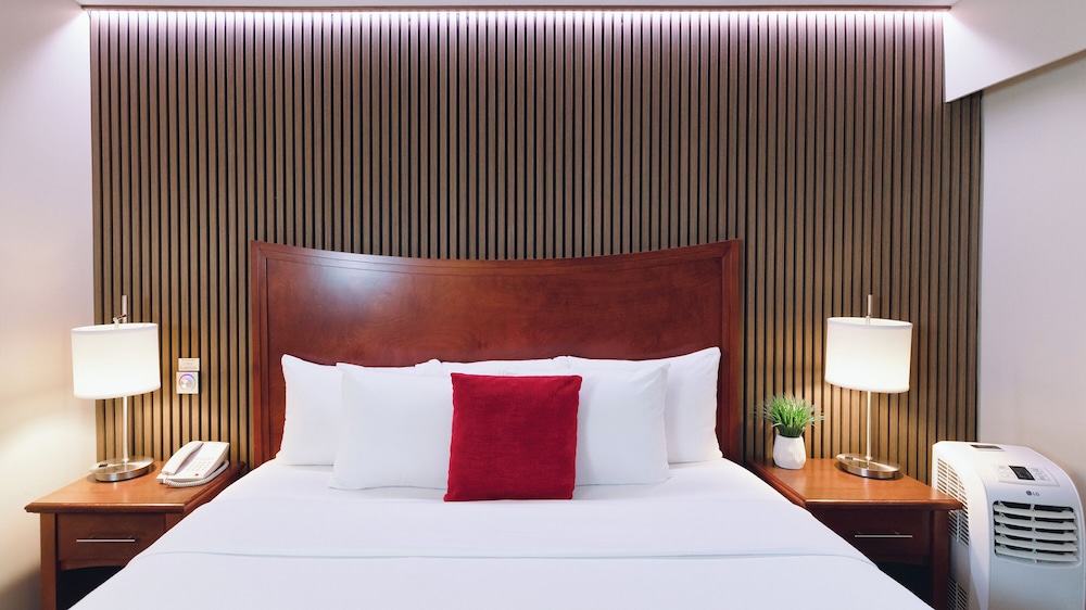 Gibsons Garden Hotel