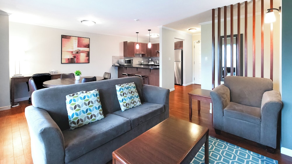 Gibsons Garden Hotel