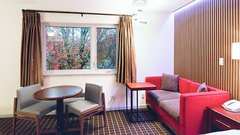Gibsons Garden Hotel