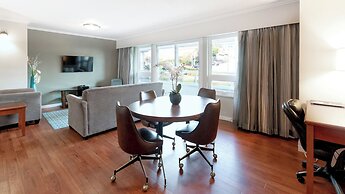Gibsons Garden Hotel