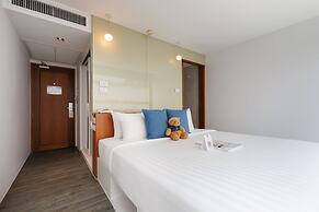 S Box Sukhumvit Hotel