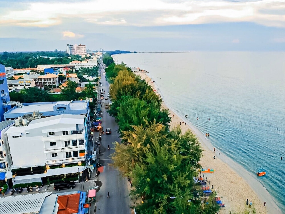 The Beach Cha Am Guest House