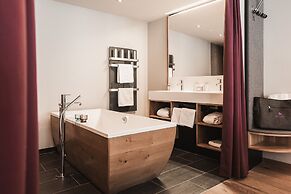 Anthony's Life & Style Hotel
