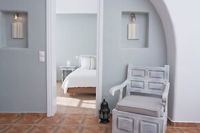 Yakinthos Residence