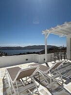 Yakinthos Residence