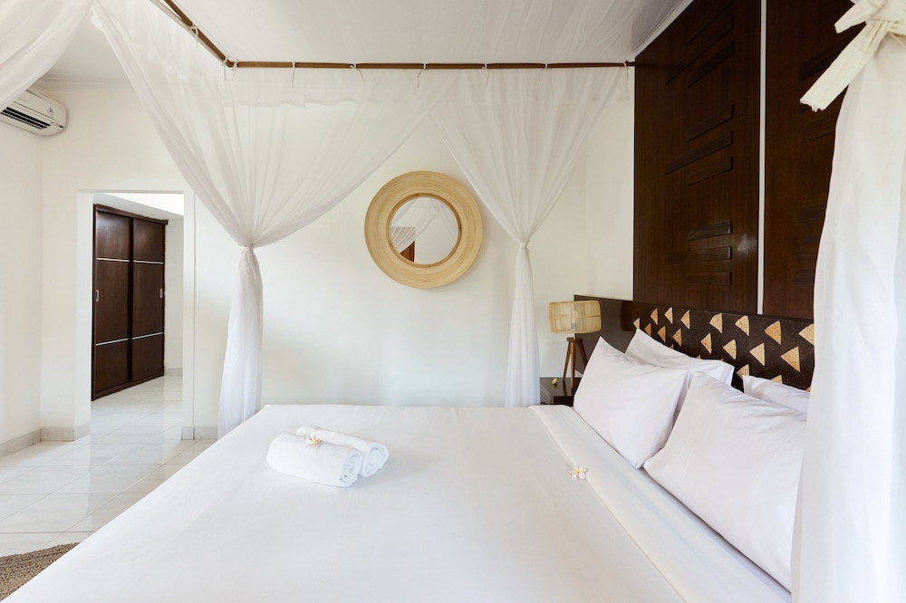 Outpost Ubud Nyuh Kuning Live