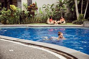Outpost Ubud Nyuh Kuning Live