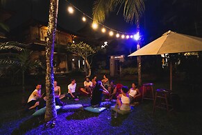 Outpost Ubud Nyuh Kuning Live