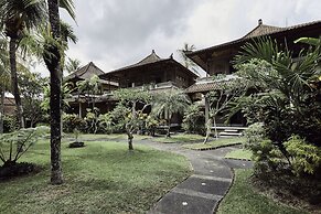 Outpost Ubud Nyuh Kuning Live