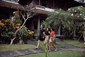 Outpost Ubud Nyuh Kuning Live