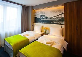 Terminal Hotel