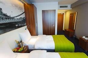 Terminal Hotel