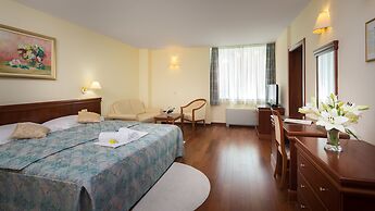 Hotel Bacchus