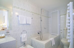 Hotel Bacchus