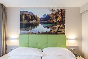Adhhoc Hotel