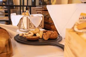 Adhhoc Hotel