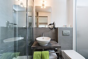 Adhhoc Hotel