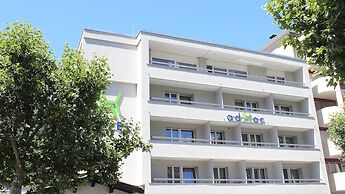 Adhhoc Hotel