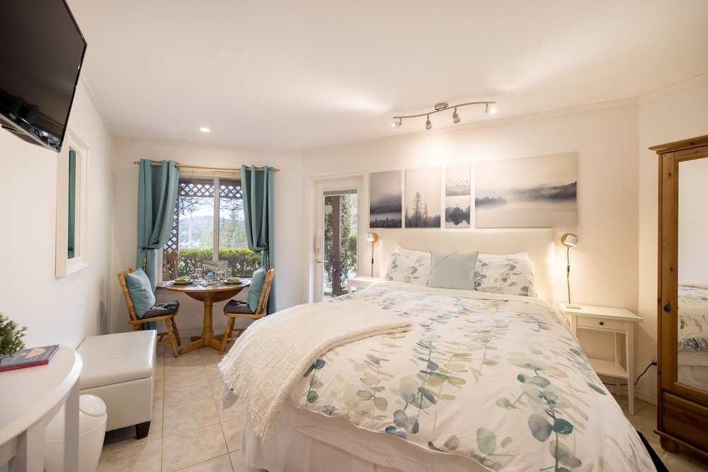Enchanter Oceanview Suites
