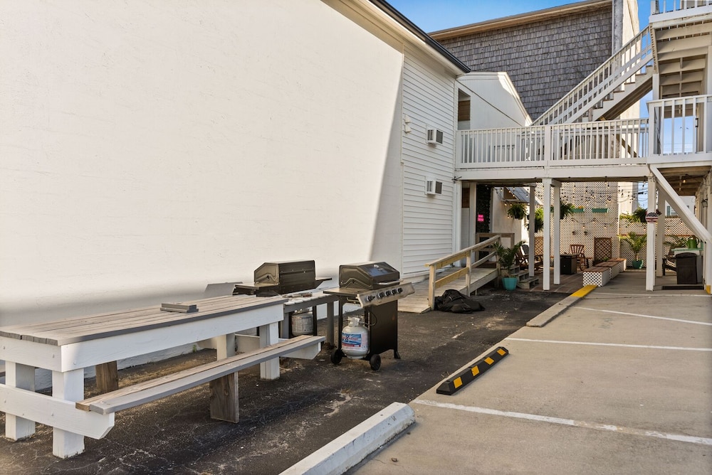 Dry Dock Inn