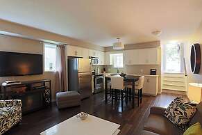 Boardwalk Homes - Executive Townhomes