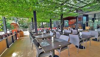 Padjadjaran Suites Resort & Convention