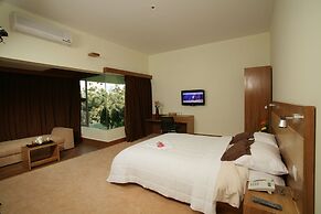 Richmond Hotel & Suites