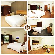 Richmond Hotel & Suites