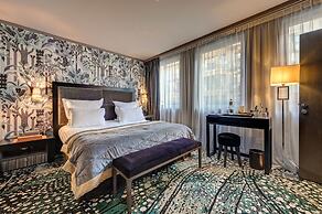 The One Alma Paris