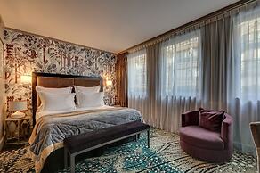 The One Alma Paris