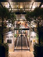 The One Alma Paris