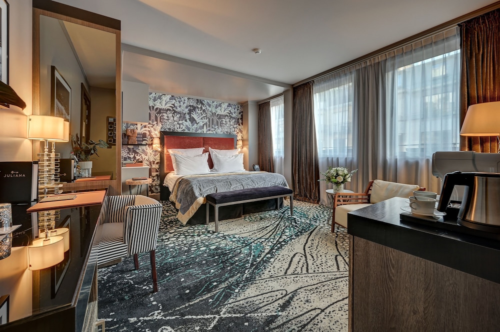 The One Alma Paris