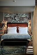 The One Alma Paris