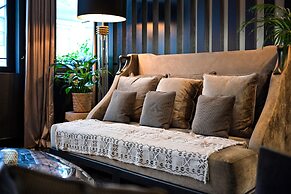 The One Alma Paris