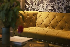 The One Alma Paris