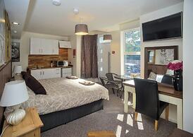Riverside Hotel Bed and Breakfast