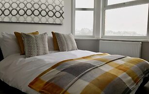 Breakers Guest House