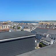 Breakers Guest House