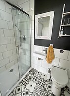 Breakers Guest House