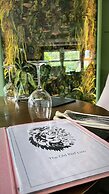 The Old Red Lion Inn