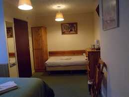 Carlton Lodge