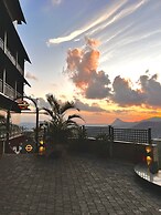 The Panoramic Getaway