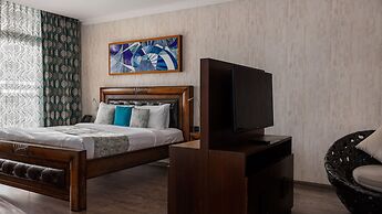 The Panoramic Getaway