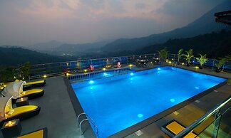 The Panoramic Getaway