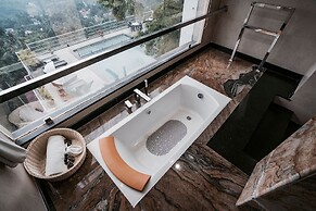 The Panoramic Getaway